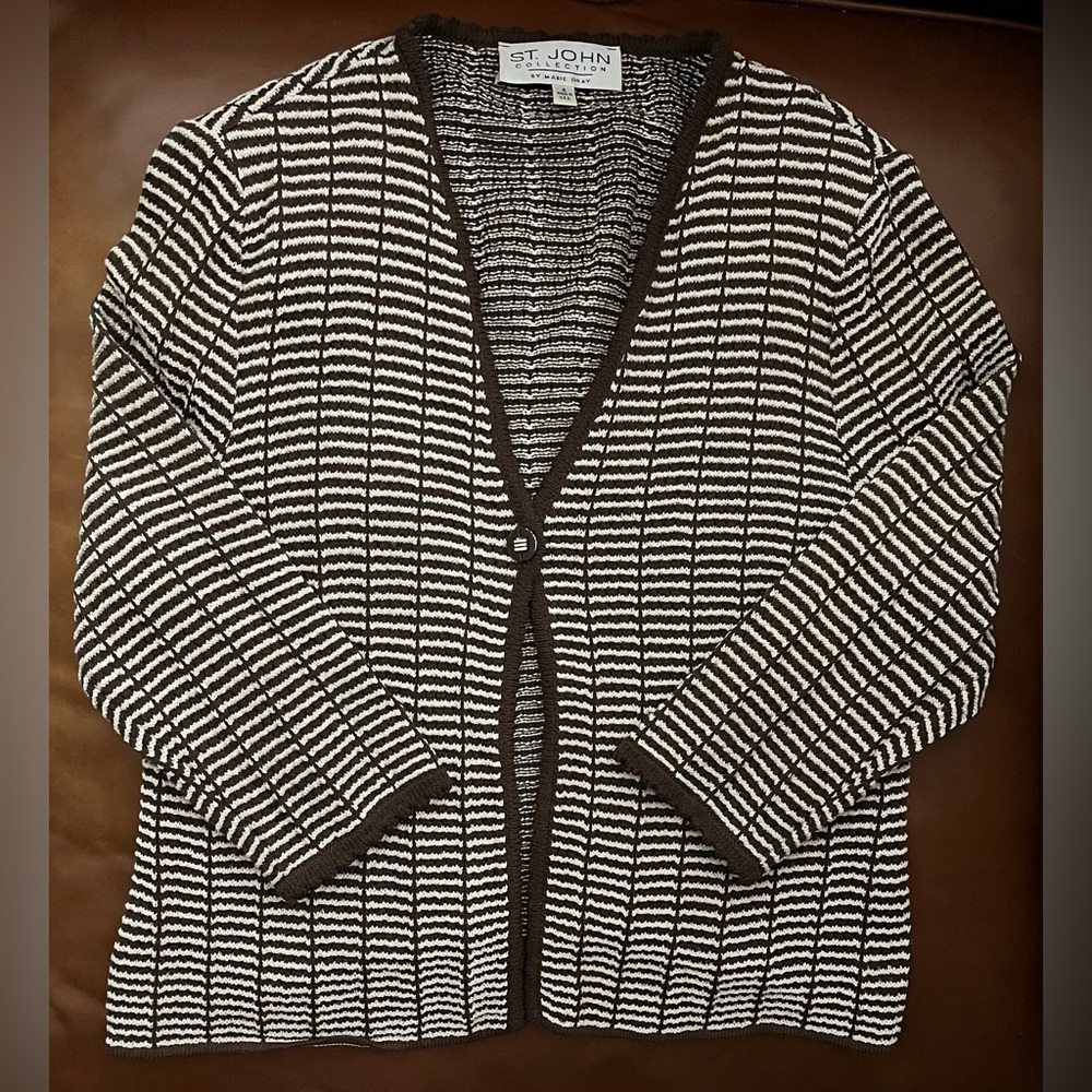 St. John Collection Women’s one button cardigan knit sweater | EUC | size 4 | TC